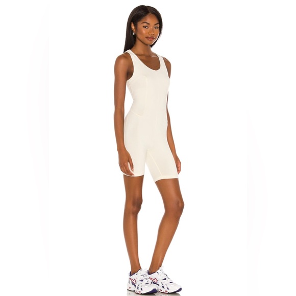 Nike icon clash jumpsuit romper NWT coconut milk - Picture 3 of 6